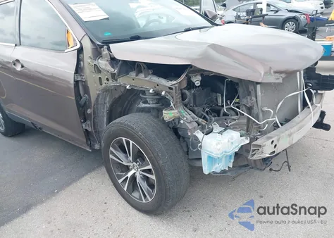 2019 Toyota Highlander Le Plus z USA, uszkodzony, nr VIN 5TDZZRFH5KS349248